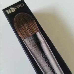 Urban decay Flat Foundation Brush